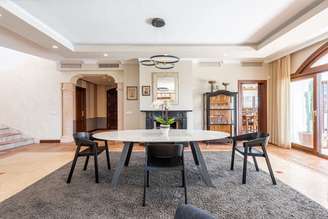 Chalet de 6 habitaciones en Nueva Andalucia, Marbella en venta con piscina garaje - 3.500.000 € (Ref: 4729740)