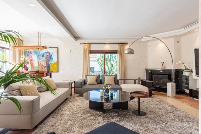 Chalet de 6 habitaciones en Nueva Andalucia, Marbella en venta con piscina garaje - 3.500.000 € (Ref: 4729740)