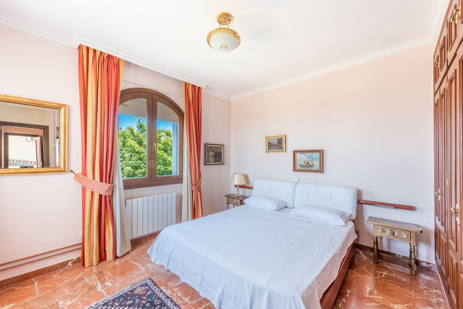 6 bedroom Villa for sale in Nueva Andalucia with pool garage - € 3,500,000 (Ref: 4729740)