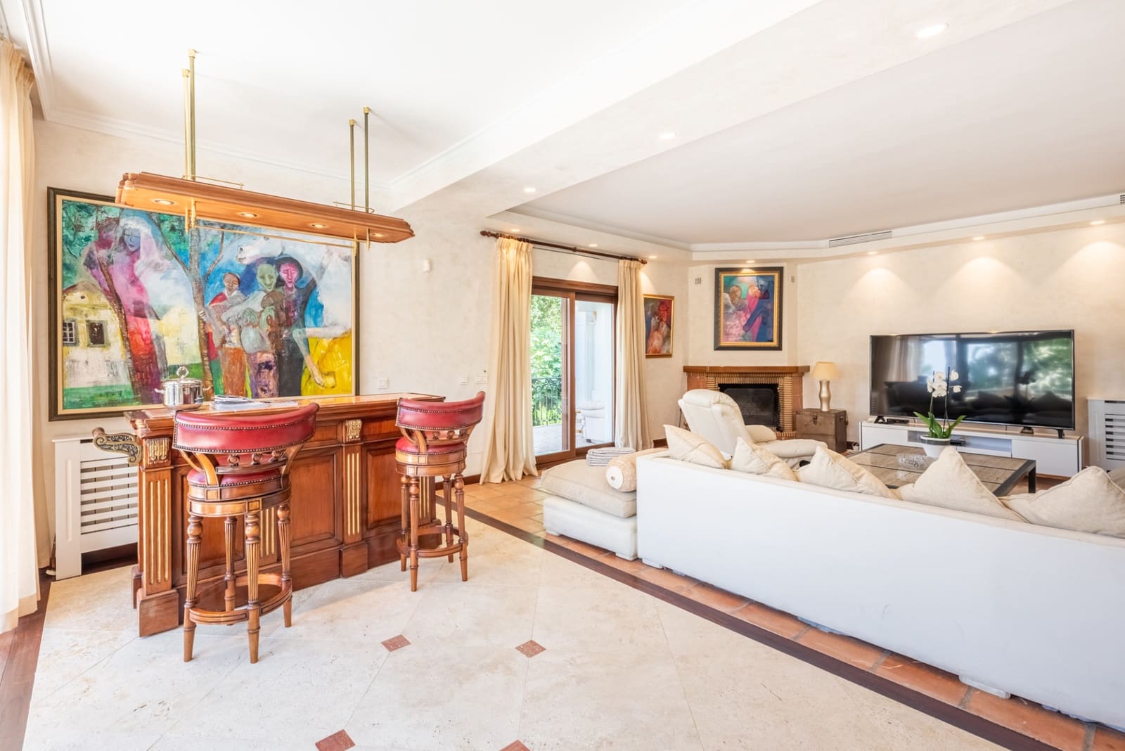 6 bedroom Villa for sale in Nueva Andalucia with pool garage - € 3,500,000 (Ref: 4729740)