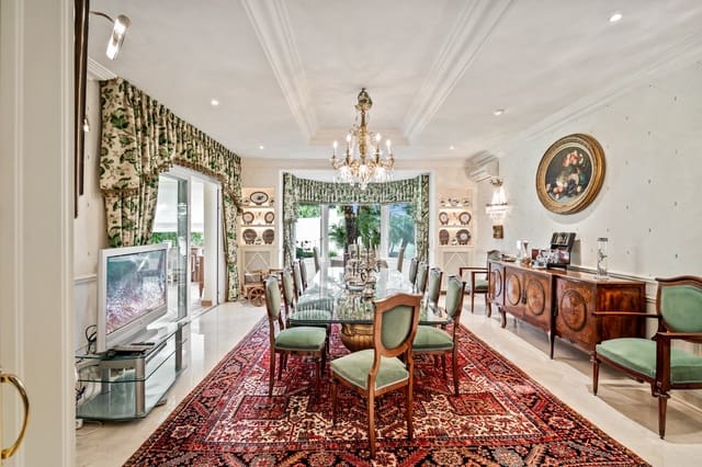 6 sypialnia Willa na sprzedaż w Guadalmina Baja, Marbella z basenem garażem - 4 200 000 € (Ref: 4801187)