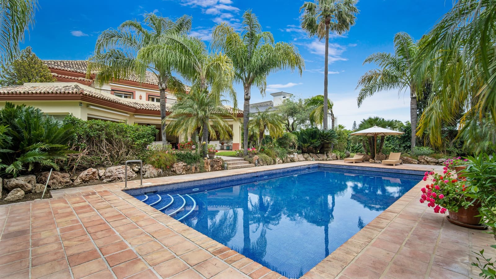 6 sypialnia Willa na sprzedaż w Guadalmina z basenem garażem - 4 200 000 € (Ref: 4801187)