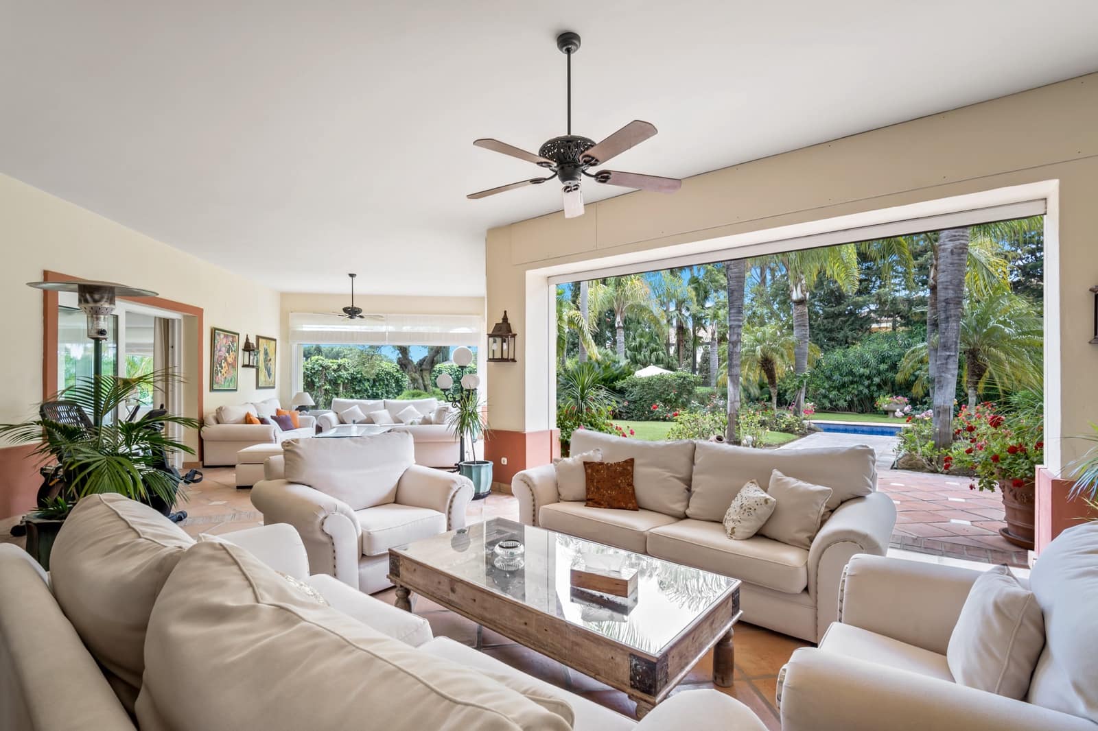 6 sypialnia Willa na sprzedaż w Guadalmina z basenem garażem - 4 200 000 € (Ref: 4801187)