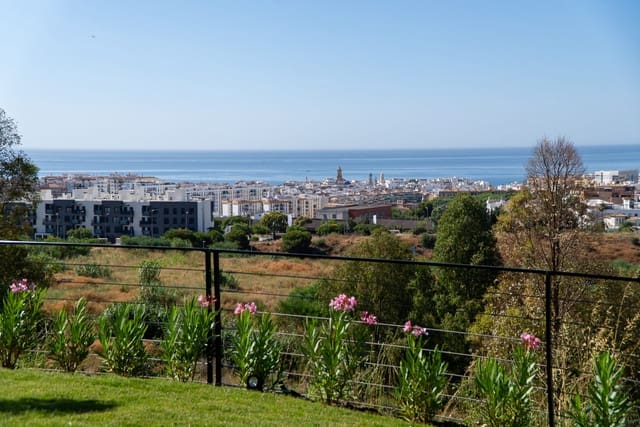 4 quarto Apartamento para venda em Estepona com piscina garagem - 907 535 € (Ref: 4881798)