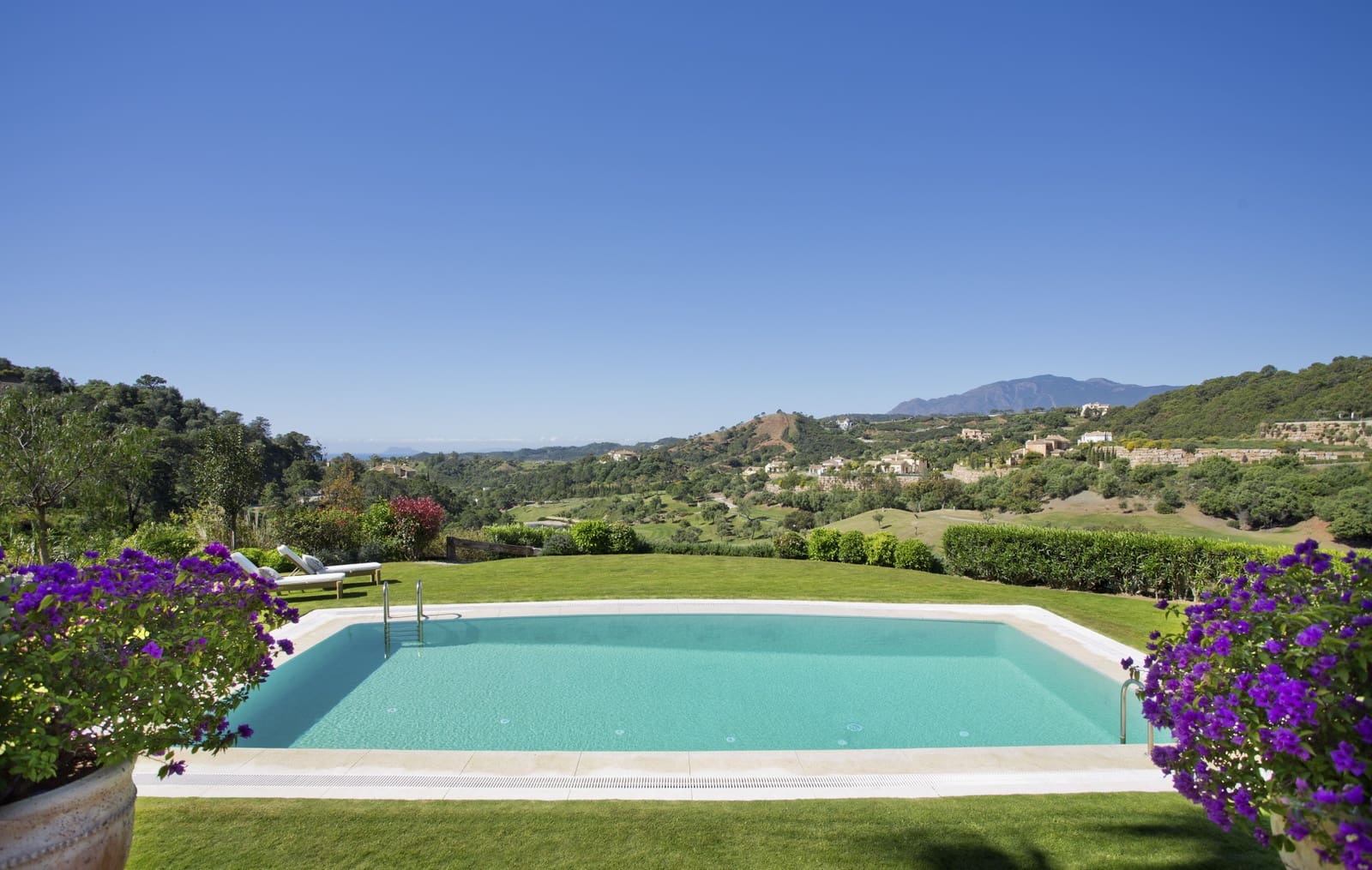 7 bedroom Villa for sale in Benahavis with pool garage - € 4,500,000 (Ref: 5095276)