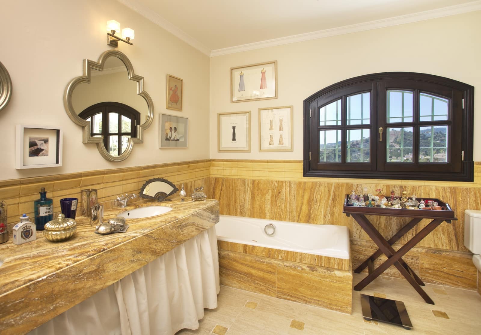 7 bedroom Villa for sale in Benahavis with pool garage - € 4,500,000 (Ref: 5095276)