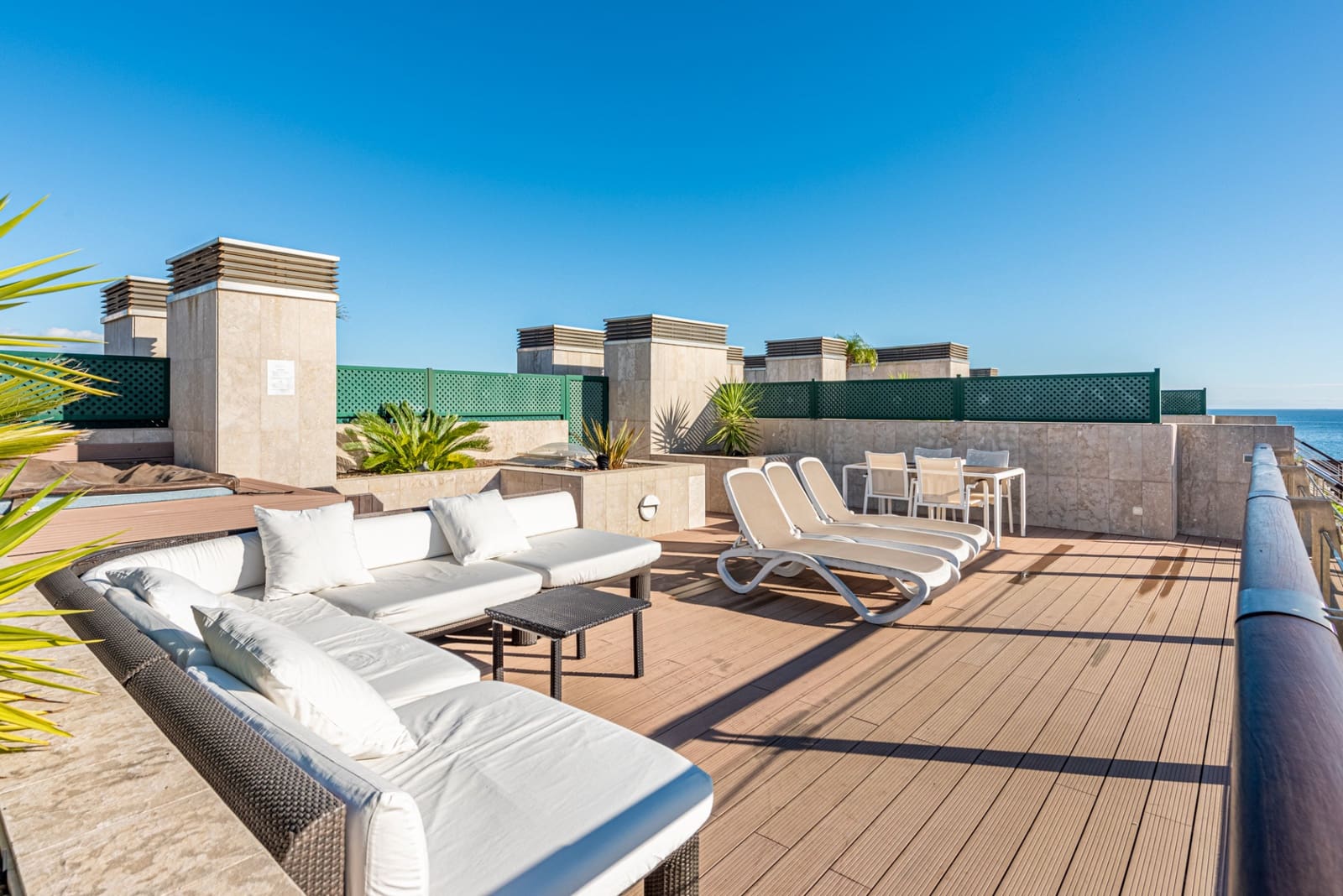 Ático de 2 habitaciones en Marbella en venta con piscina garaje - 1.290.000 € (Ref: 5268483)