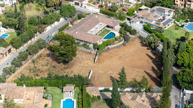Building Plot for sale in Marbella - € 2,285,000 (Ref: 5749005)
