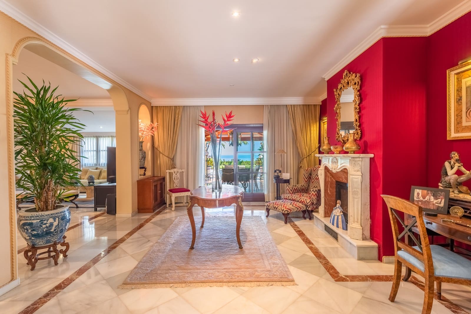 5 slaapkamer Villa te koop in Estepona met zwembad garage - € 4.200.000 (Ref: 5972831)