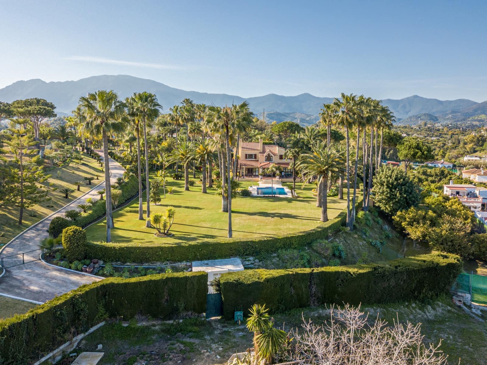 5 slaapkamer Villa te koop in Estepona met zwembad garage - € 4.200.000 (Ref: 5972831)