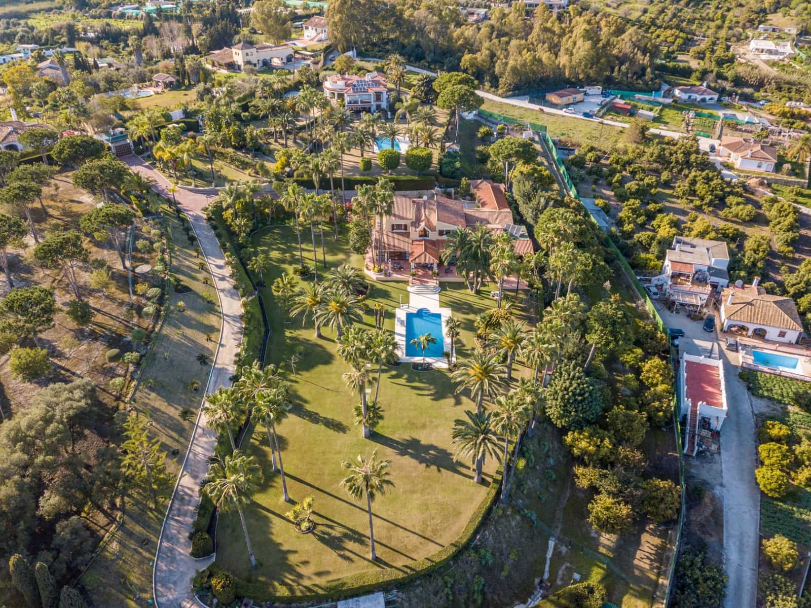 5 slaapkamer Villa te koop in Estepona met zwembad garage - € 4.200.000 (Ref: 5972831)