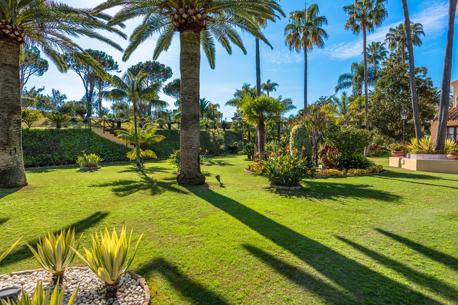 5 slaapkamer Villa te koop in Estepona met zwembad garage - € 4.200.000 (Ref: 5972831)