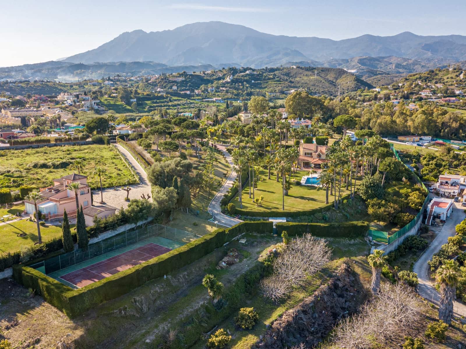 5 slaapkamer Villa te koop in Estepona met zwembad garage - € 4.200.000 (Ref: 5972831)