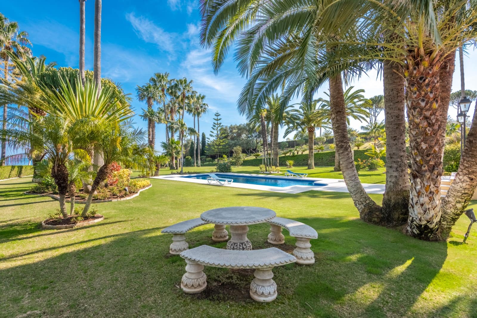 5 slaapkamer Villa te koop in Estepona met zwembad garage - € 4.200.000 (Ref: 5972831)