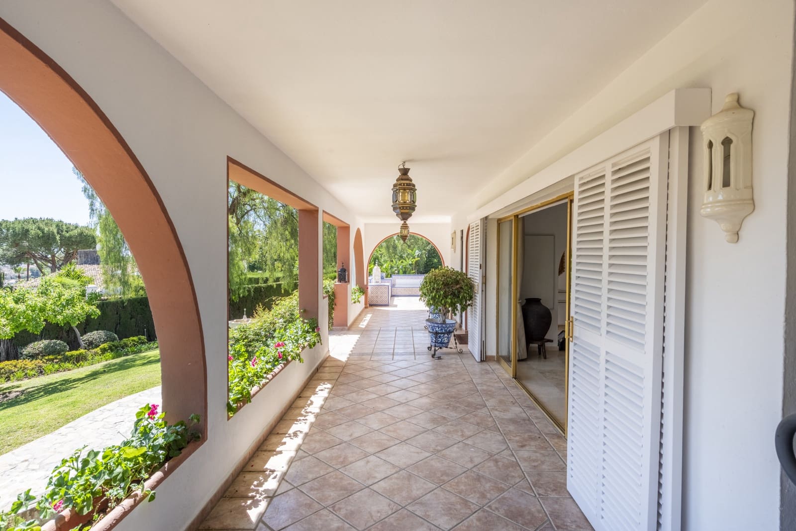 4 makuuhuone Huvila lomavuokrausta paikassa Marbella mukana uima-altaan 
autotalli - 7 500 € (Ref: 6069253)