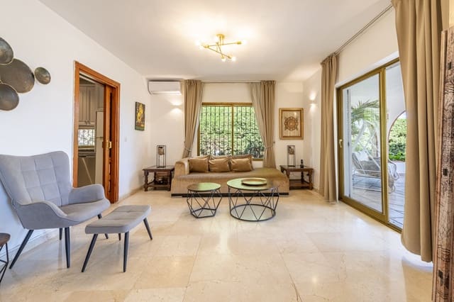 4 makuuhuone Huvila lomavuokrausta paikassa Marbella mukana uima-altaan 
autotalli - 7 500 € (Ref: 6069253)