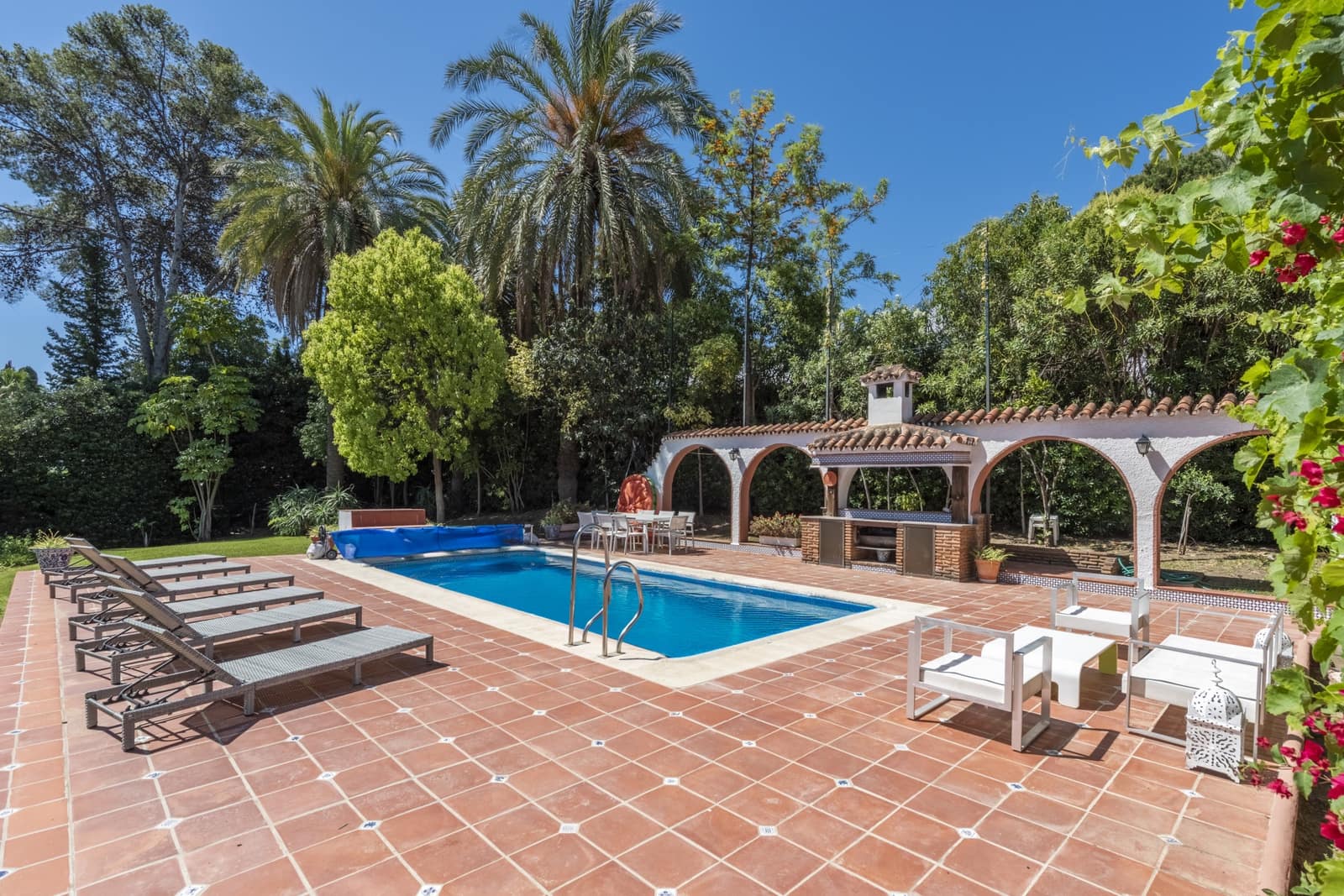 4 makuuhuone Huvila lomavuokrausta paikassa Marbella mukana uima-altaan 
autotalli - 7 500 € (Ref: 6069253)