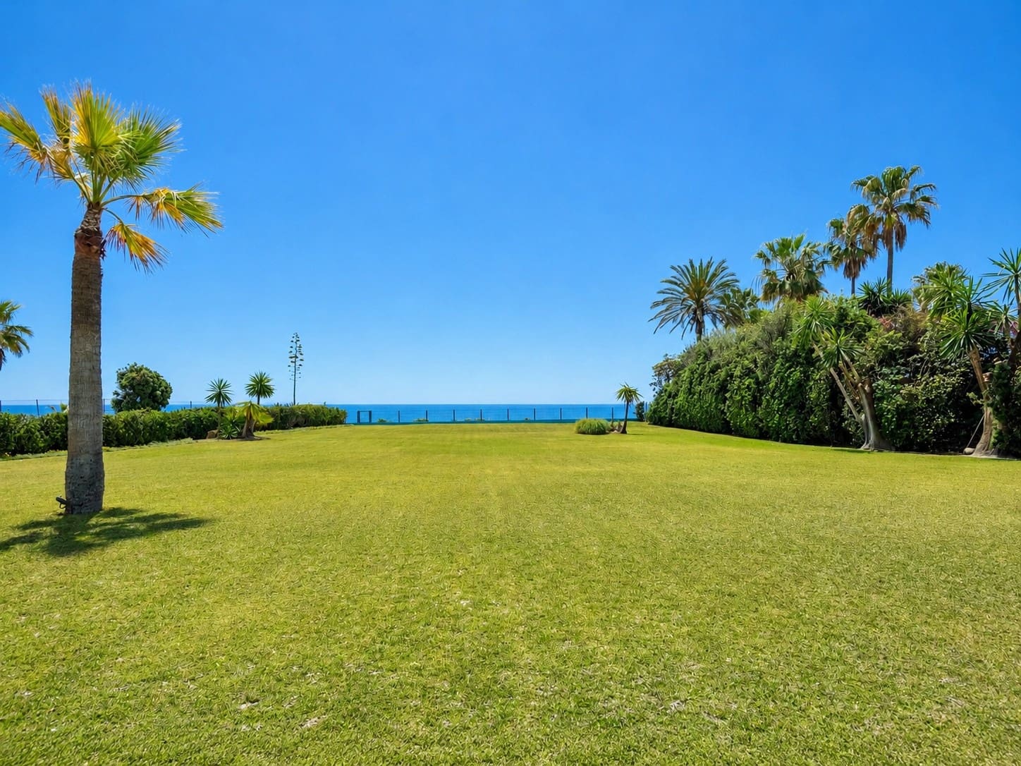5 bedroom Villa for holiday rental in Guadalmina with pool garage - € 15,000 (Ref: 6069294)