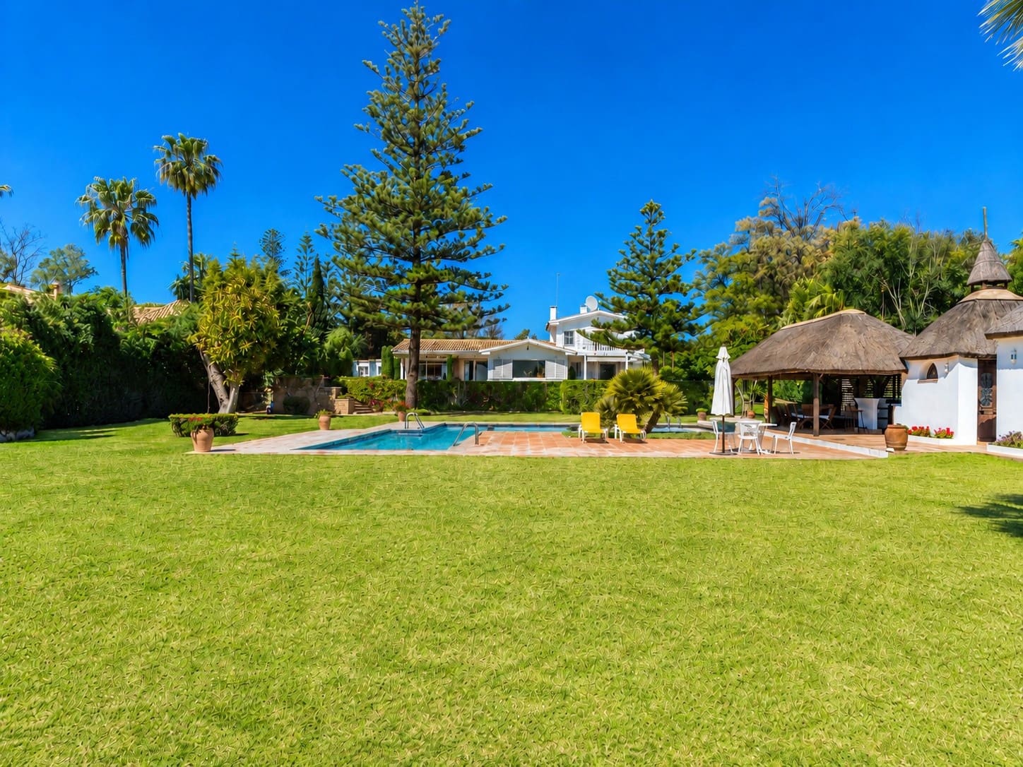 5 bedroom Villa for holiday rental in Guadalmina with pool garage - € 15,000 (Ref: 6069294)
