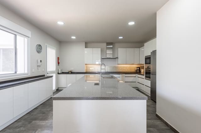5 sypialnia Willa na kwatery wakacyjne w Guadalmina Baja, Marbella z basenem garażem - 15 000 € (Ref: 6069294)