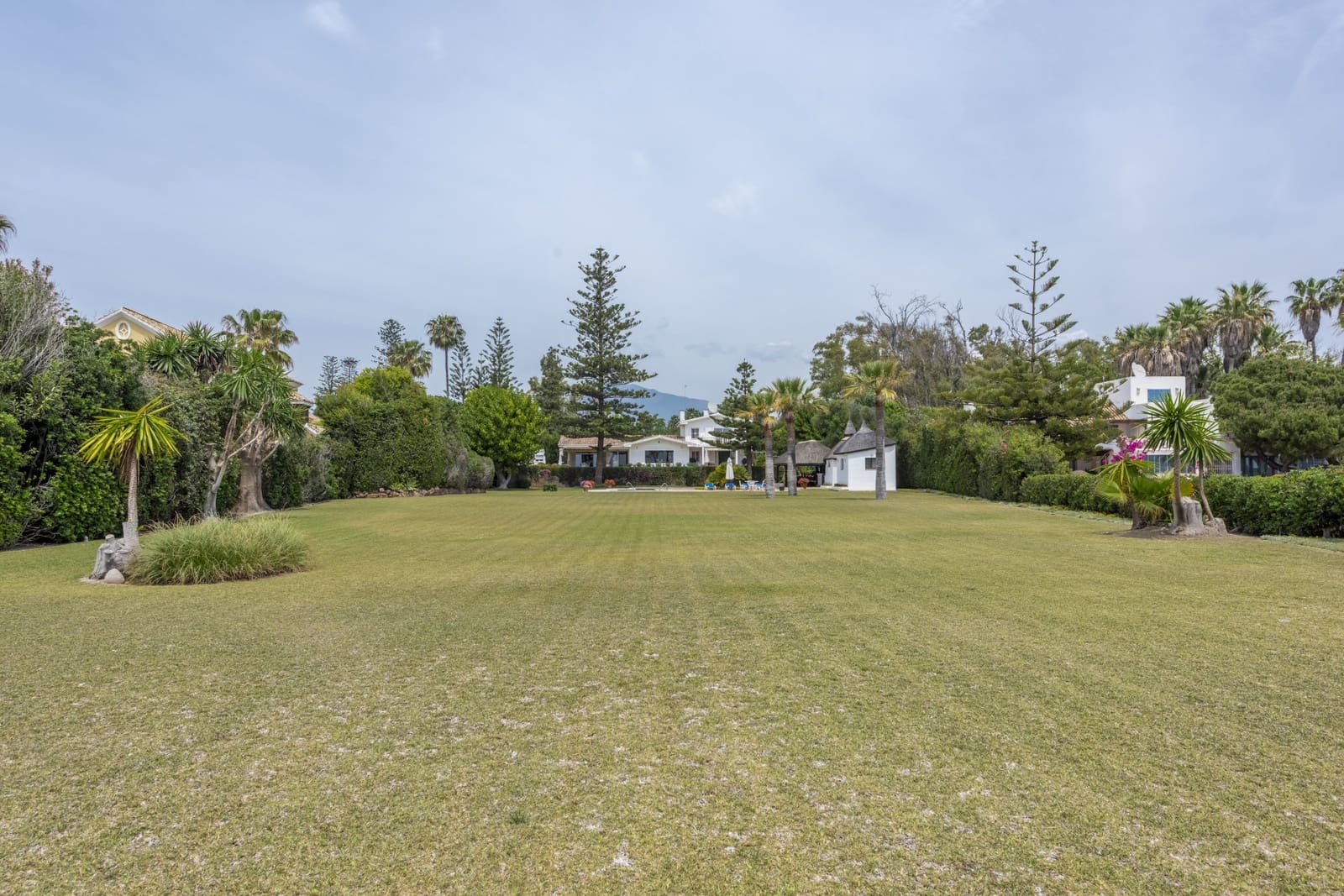 5 bedroom Villa for holiday rental in Guadalmina with pool garage - € 15,000 (Ref: 6069294)