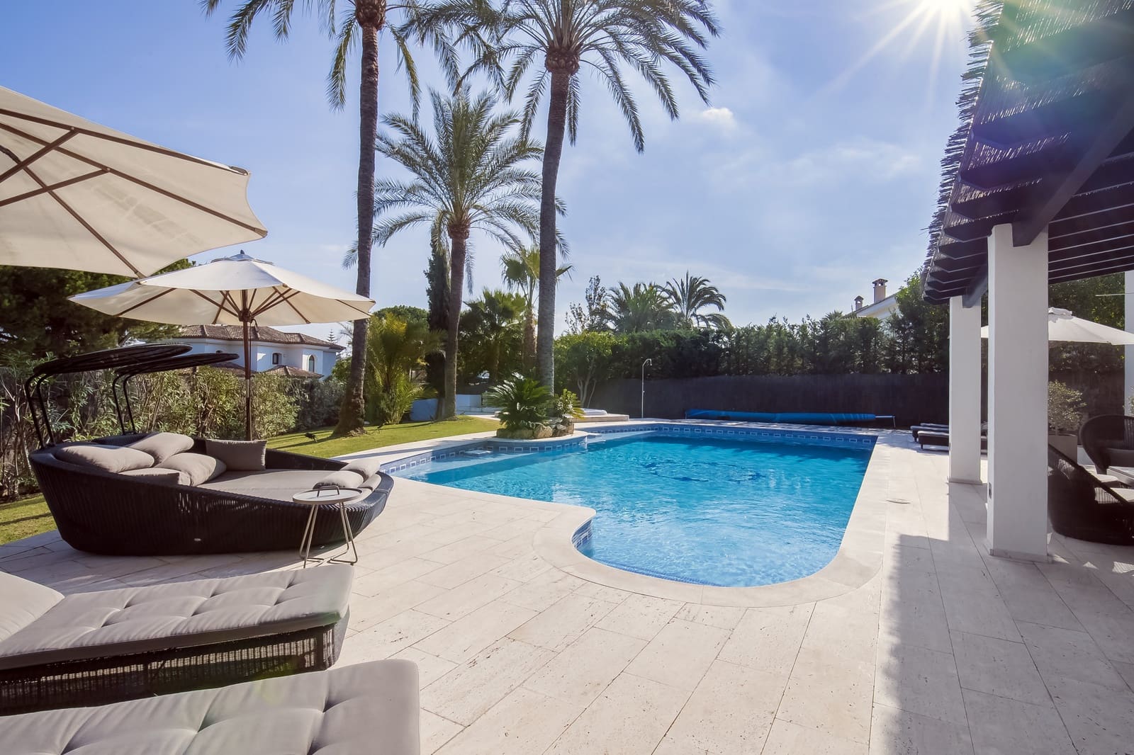 5 slaapkamer Villa voor vakantieverhuur in Marbella met zwembad - € 8.900 (Ref: 6069325)