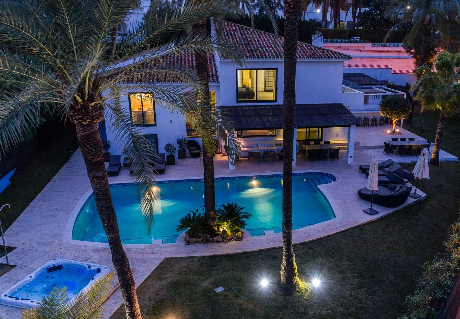 5 slaapkamer Villa voor vakantieverhuur in Marbella met zwembad - € 8.900 (Ref: 6069325)