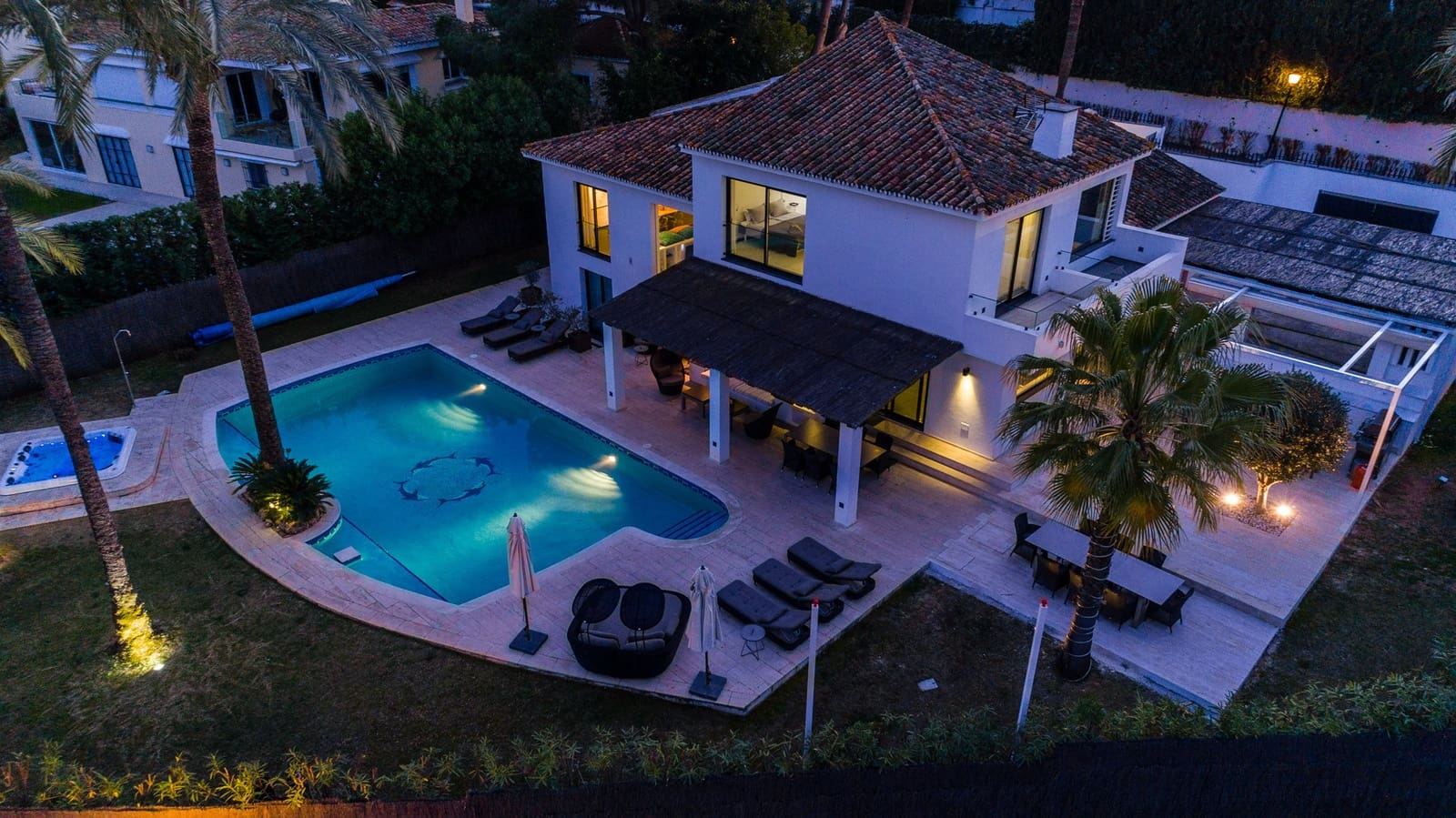5 slaapkamer Villa voor vakantieverhuur in Marbella met zwembad - € 8.900 (Ref: 6069325)