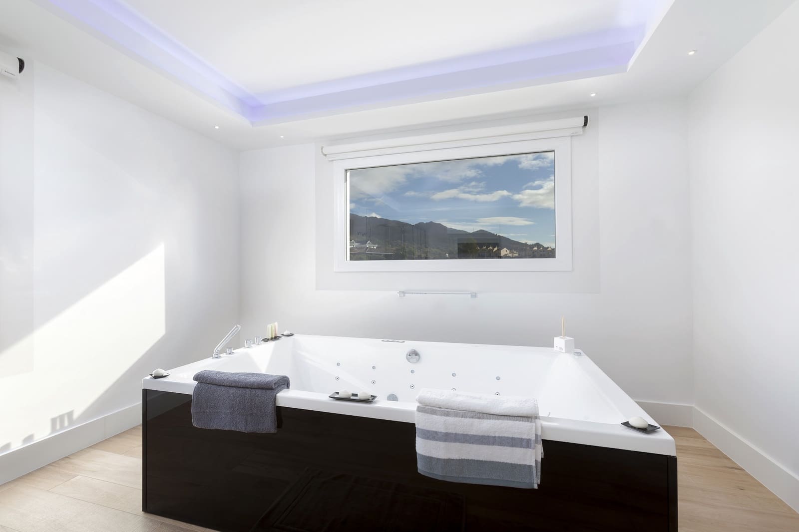 6 slaapkamer Villa te koop in Marbella met zwembad - € 4.250.000 (Ref: 6129620)