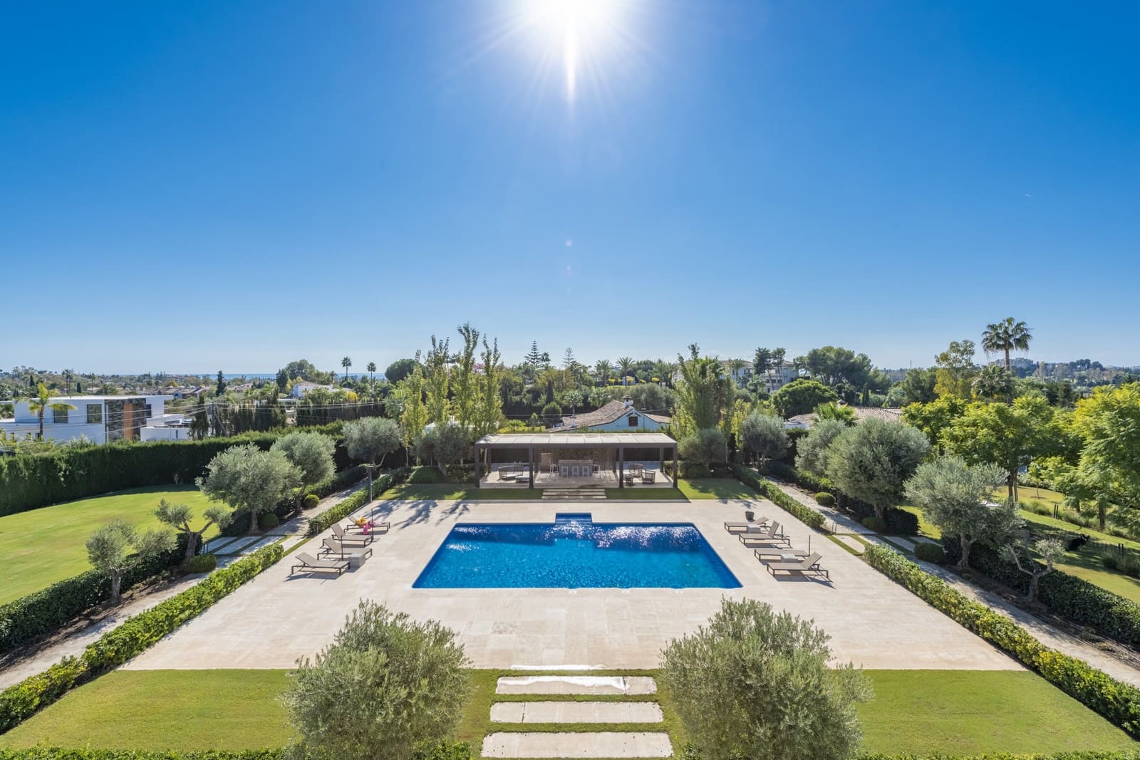 Chalet de 6 habitaciones en San Pedro de Alcantara en venta con piscina garaje - 8.500.000 € (Ref: 6378295)