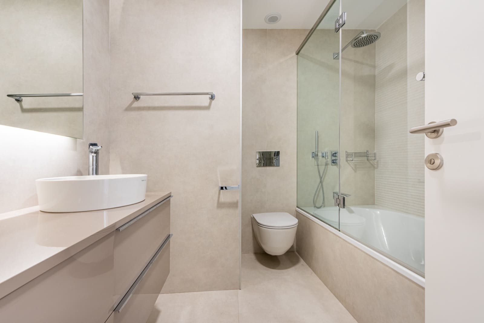 3 bedroom Apartment for sale in Estepona with pool garage - € 1,450,000 (Ref: 6694536)