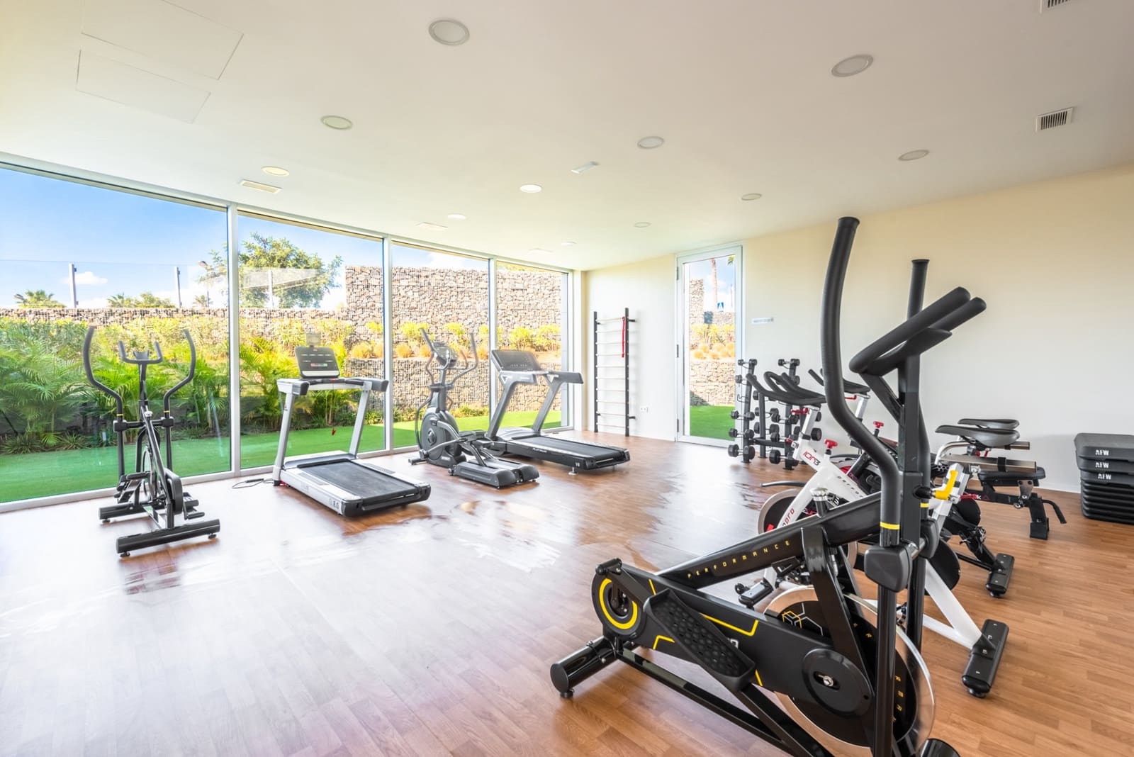 3 bedroom Apartment for sale in Estepona with pool garage - € 1,450,000 (Ref: 6694536)