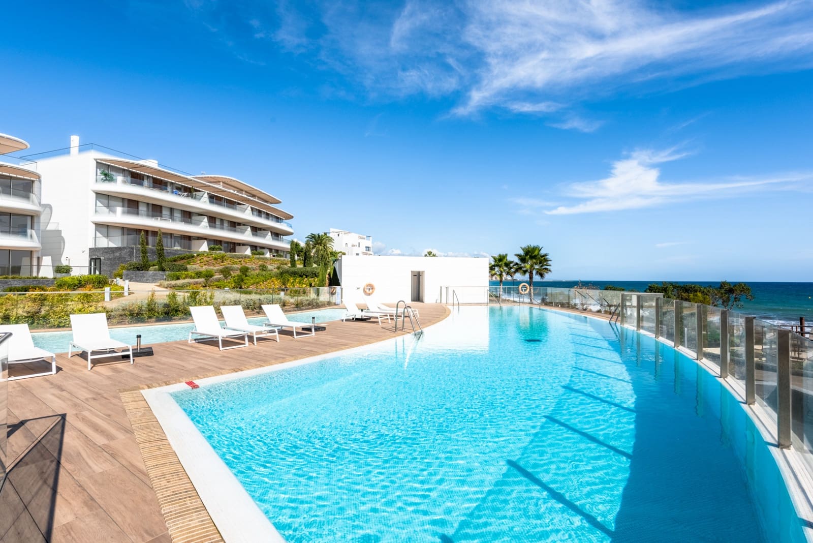 3 bedroom Apartment for sale in Estepona with pool garage - € 1,450,000 (Ref: 6694536)