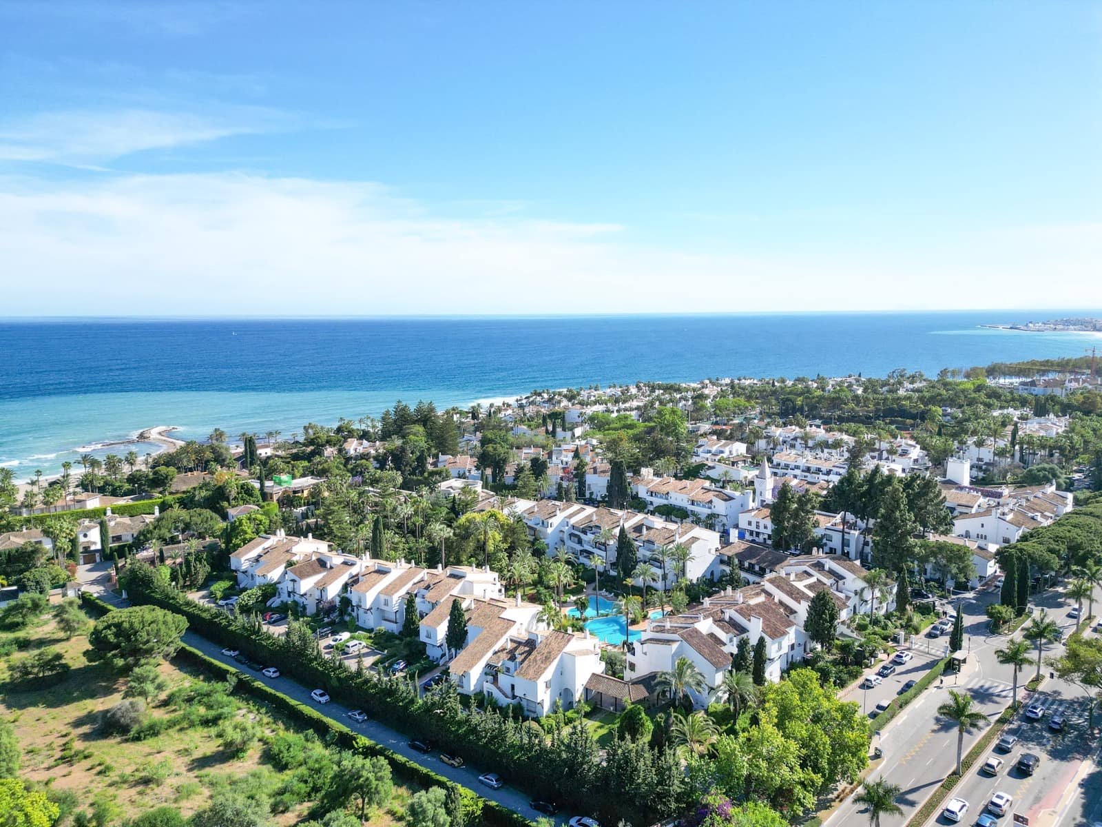 1 bedroom Penthouse for sale in Marbella with pool garage - € 2,995,000 (Ref: 6722610)