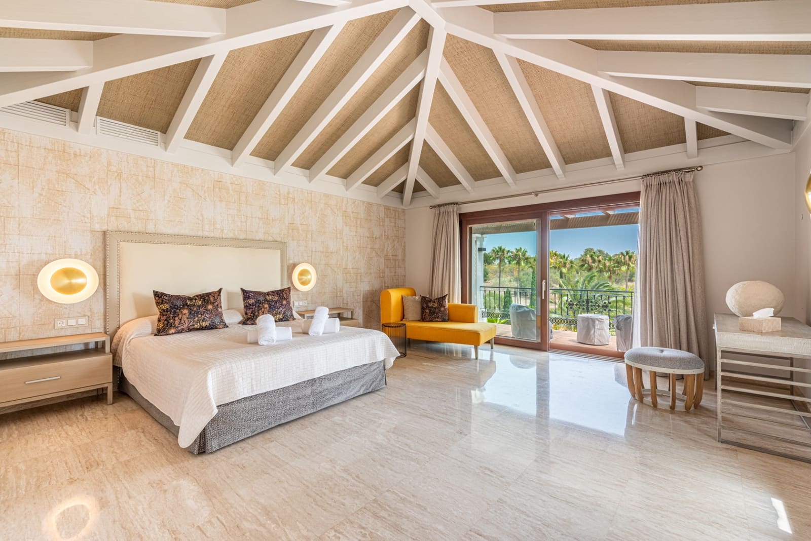 15 bedroom Villa for sale in Benahavis with pool garage - € 13,950,000 (Ref: 6811124)