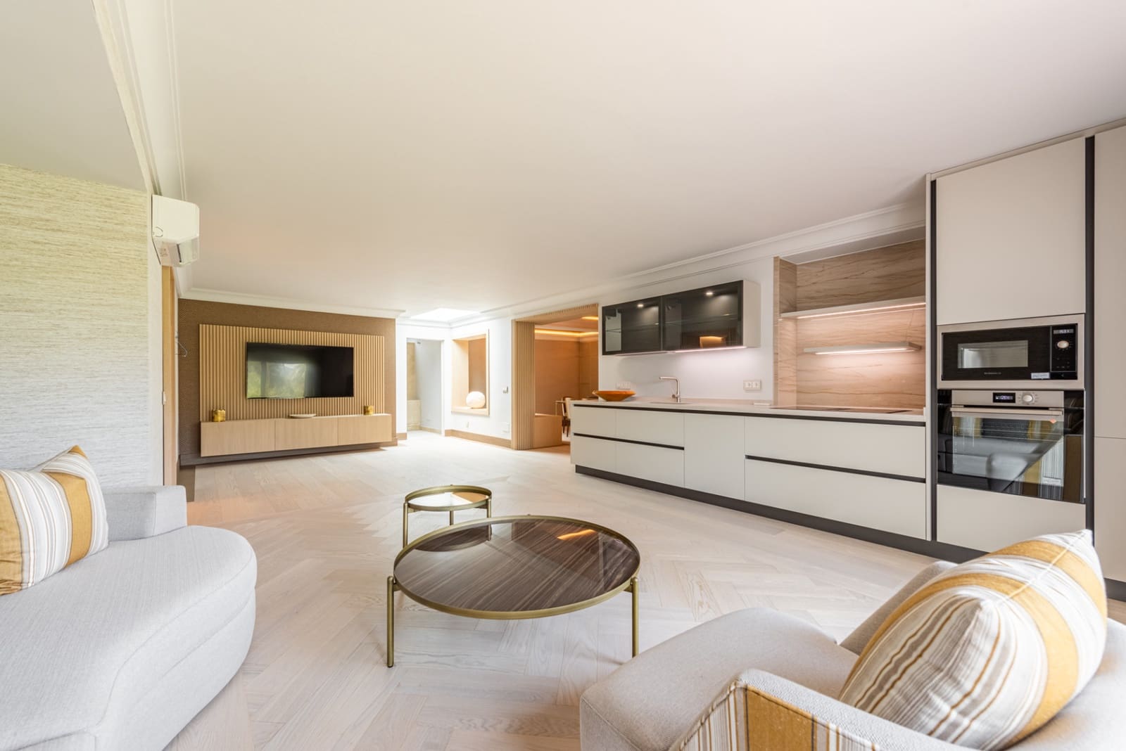 15 sypialnia Willa na sprzedaż w Benahavis z basenem garażem - 13 950 000 € (Ref: 6811124)