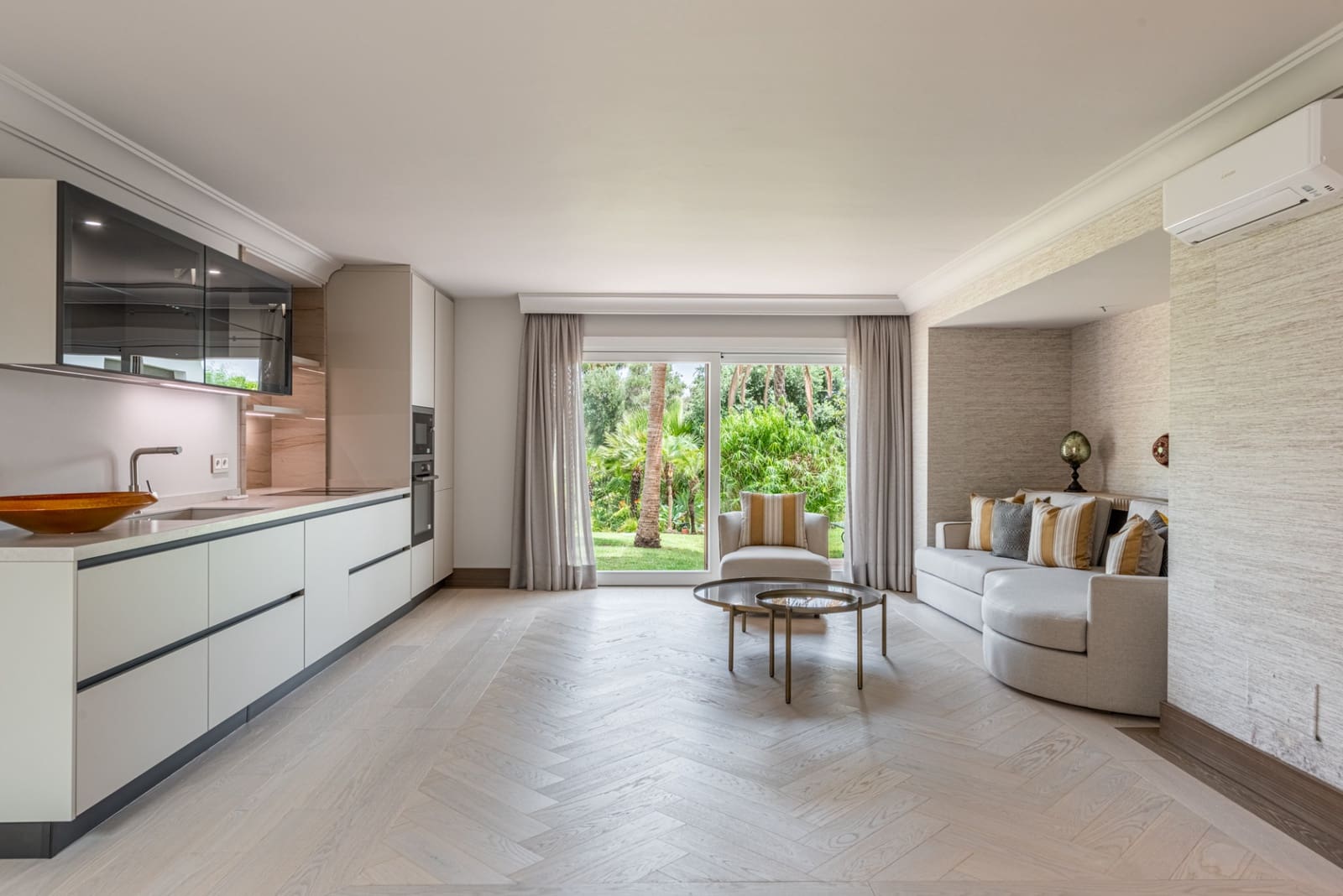 15 sypialnia Willa na sprzedaż w Benahavis z basenem garażem - 13 950 000 € (Ref: 6811124)