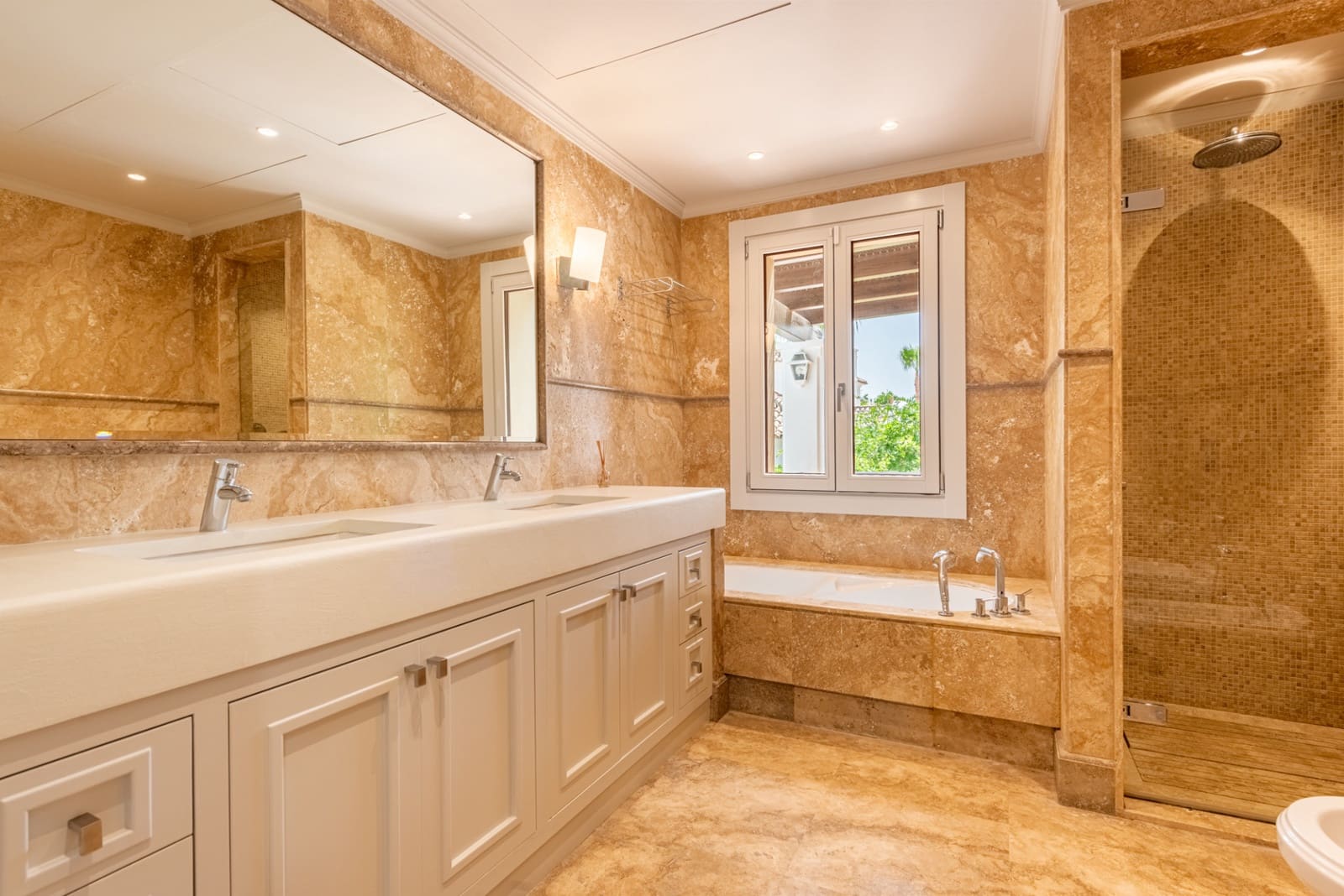 15 sypialnia Willa na sprzedaż w Benahavis z basenem garażem - 13 950 000 € (Ref: 6811124)