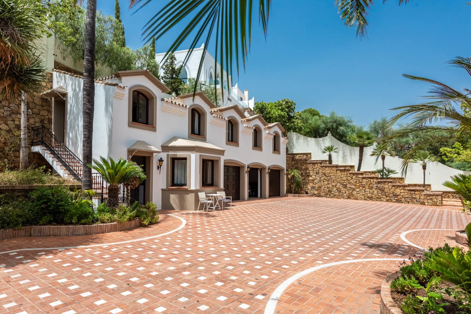 15 sypialnia Willa na sprzedaż w Benahavis z basenem garażem - 13 950 000 € (Ref: 6811124)