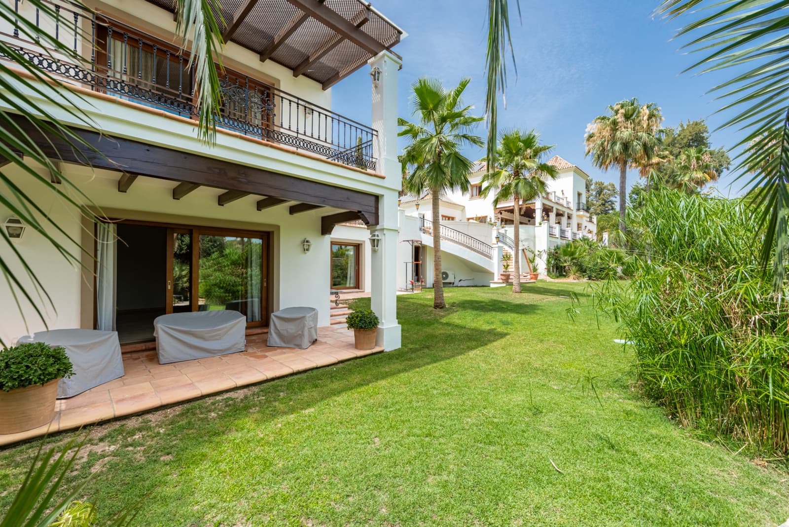 15 sypialnia Willa na sprzedaż w Benahavis z basenem garażem - 13 950 000 € (Ref: 6811124)