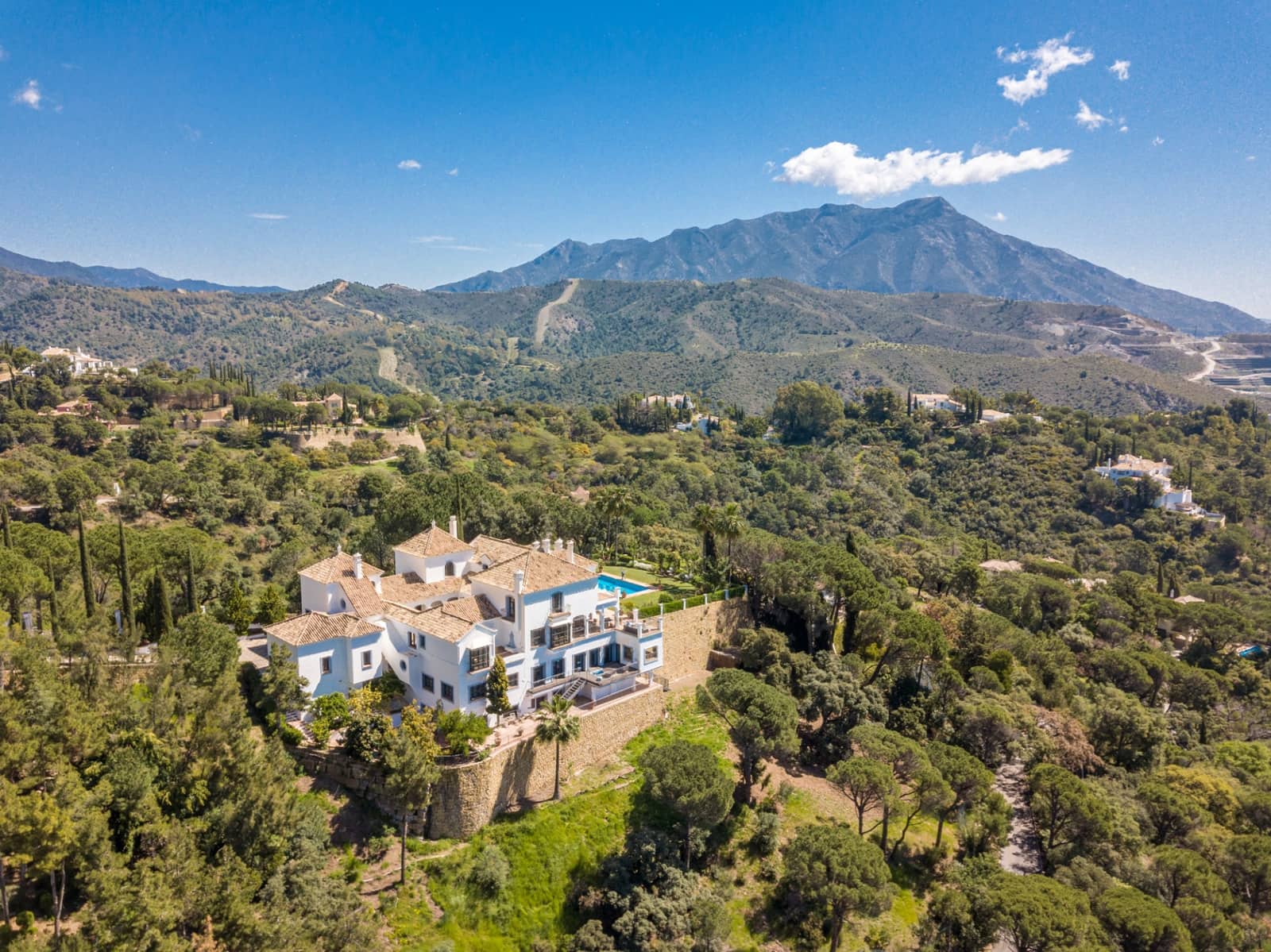 6 Zimmer Villa zu verkaufen in El Madronal mit Pool Garage - 7.800.000 € (Ref: 6828501)