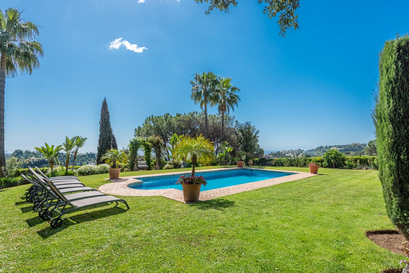 6 Zimmer Villa zu verkaufen in El Madronal mit Pool Garage - 7.800.000 € (Ref: 6828501)