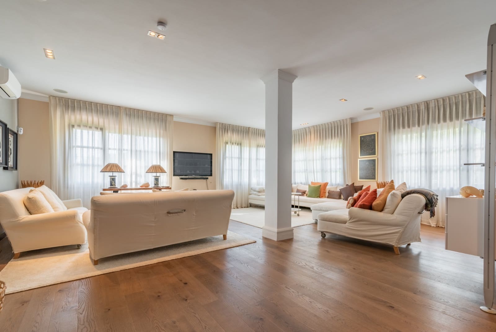 6 bedroom Villa for sale in El Madronal with pool garage - € 7,800,000 (Ref: 6828501)