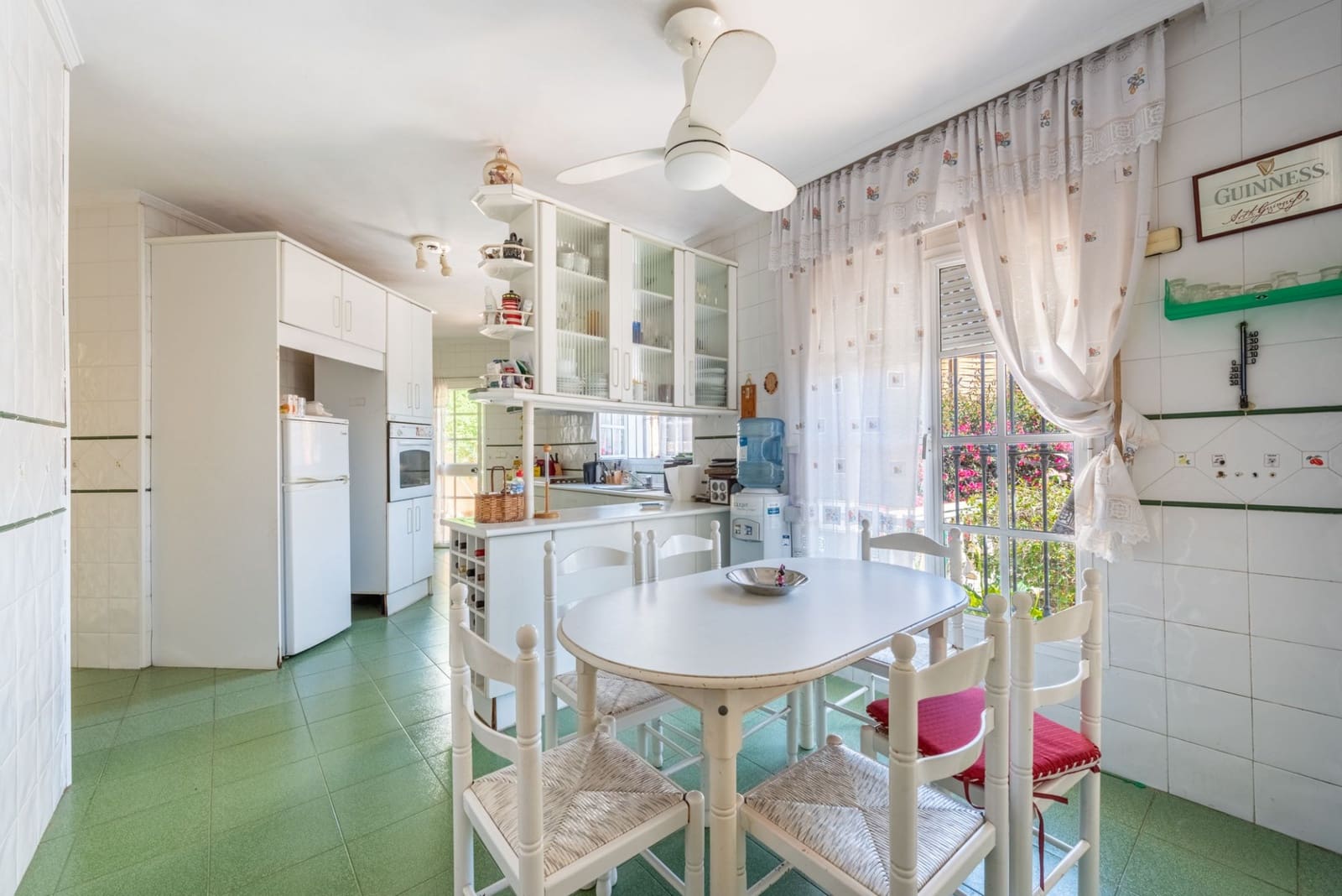 8 bedroom Villa for sale in Marbella with pool garage - € 2,100,000 (Ref: 6843090)