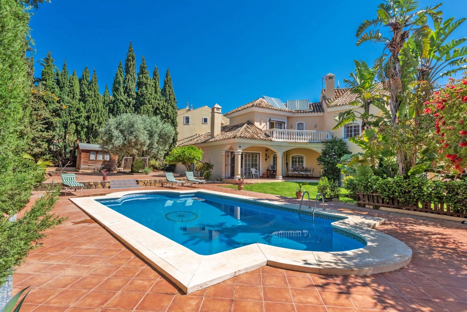 Chalet de 8 habitaciones en Marbella en venta con piscina garaje - 2.100.000 € (Ref: 6843090)