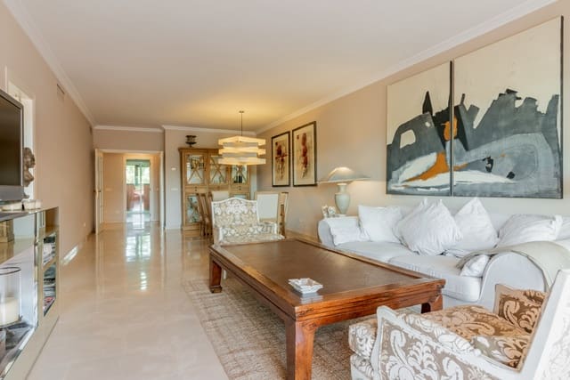   4 soveværelse   ferieLejlighed i Marbella med   swimmingpool  garage  - € 4.000 (Ref: 6917934)