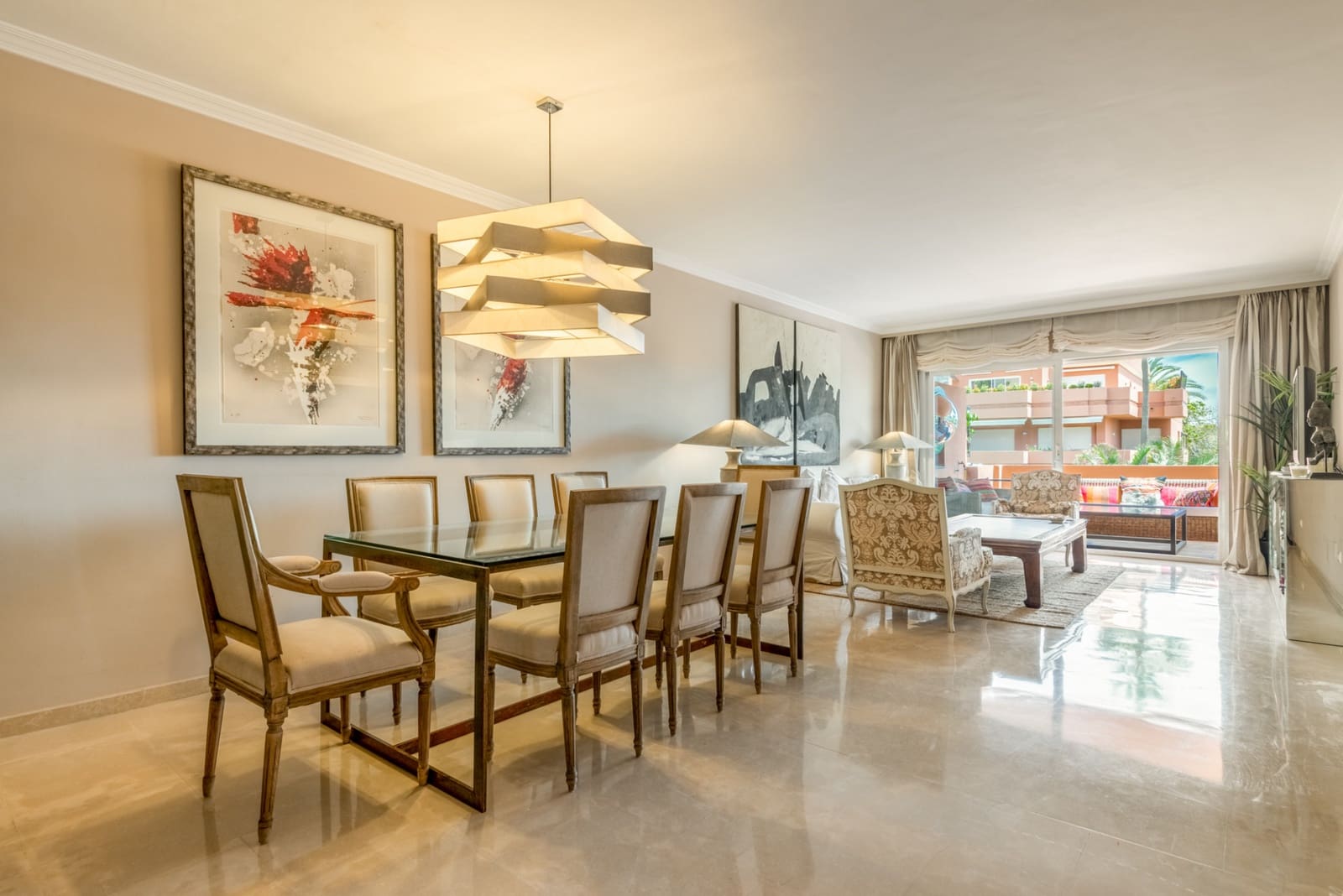   4 soveværelse   ferieLejlighed i Marbella   med   swimmingpool  garage  - € 4.000 (Ref: 6917934)