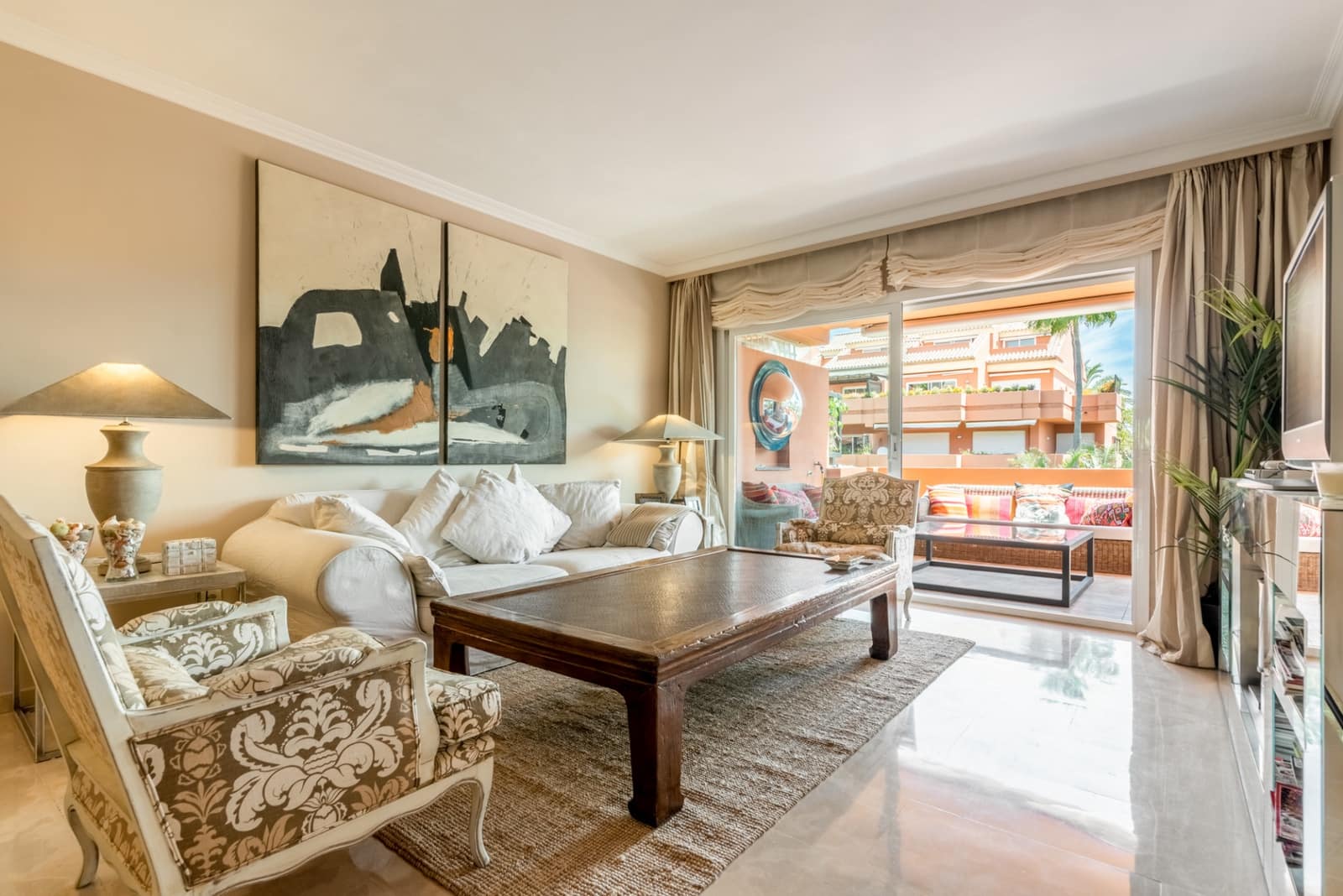   4 soveværelse   ferieLejlighed i Marbella   med   swimmingpool  garage  - € 4.000 (Ref: 6917934)