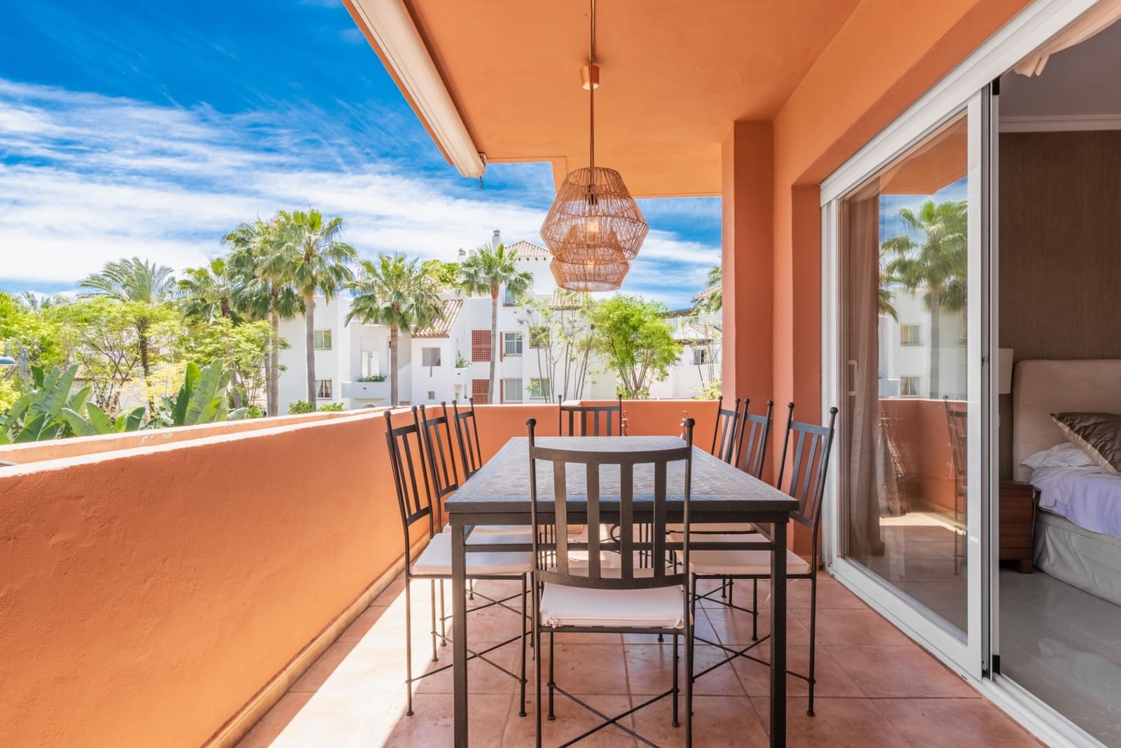   4 soveværelse   ferieLejlighed i Marbella   med   swimmingpool  garage  - € 4.000 (Ref: 6917934)