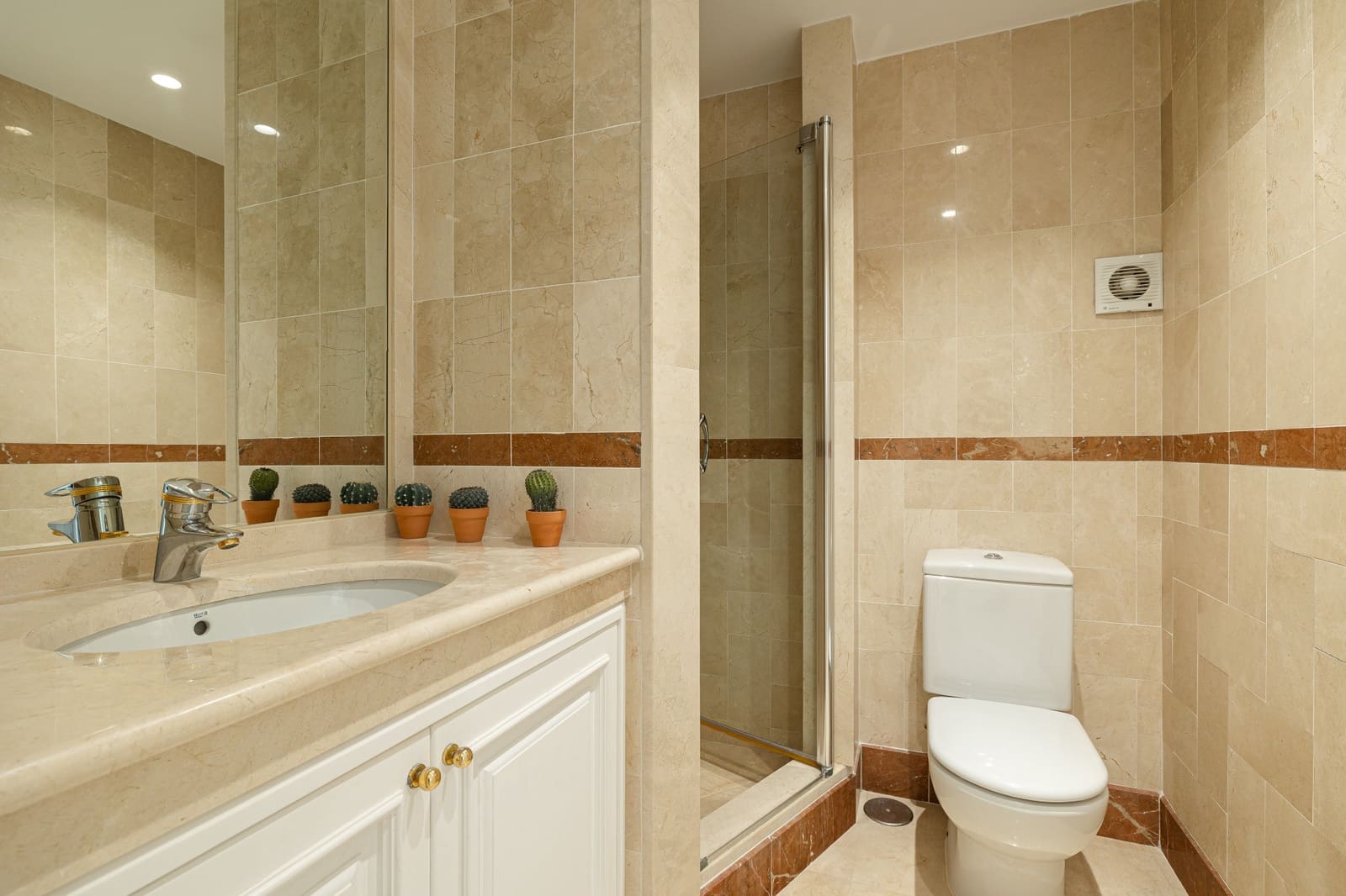 4 bedroom Penthouse for sale in Marbella with pool garage - € 3,150,000 (Ref: 6922534)